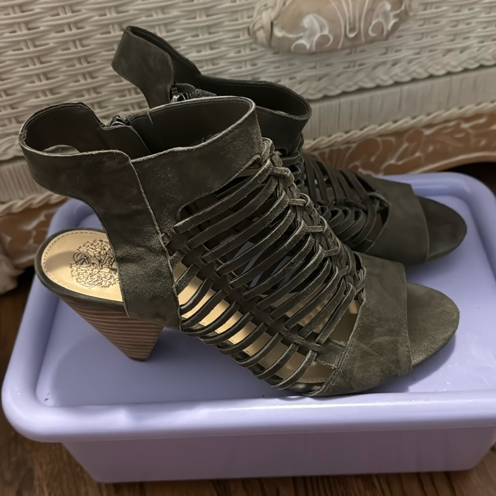 Vince Camuto Ecroya Gray Leather Suede Caged Heel Gladiator Sandals 8